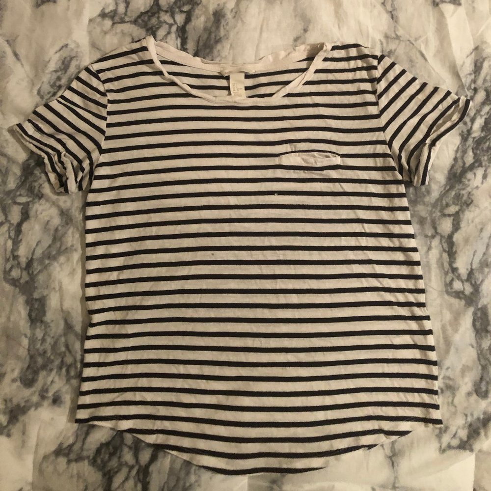 Womens Black and White T-shirt